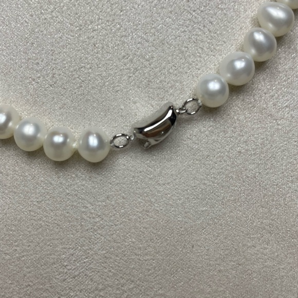Freshwater Pearl Strand Necklce - Picture 3 of 6